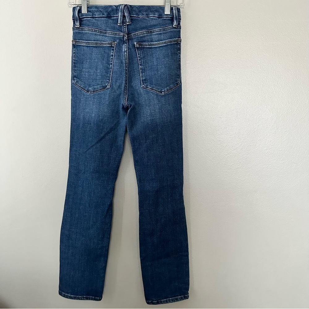 Good American Classic Slim Straight Jeans - Picture 7 of 10